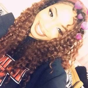 Meet your Posher, Kenisha